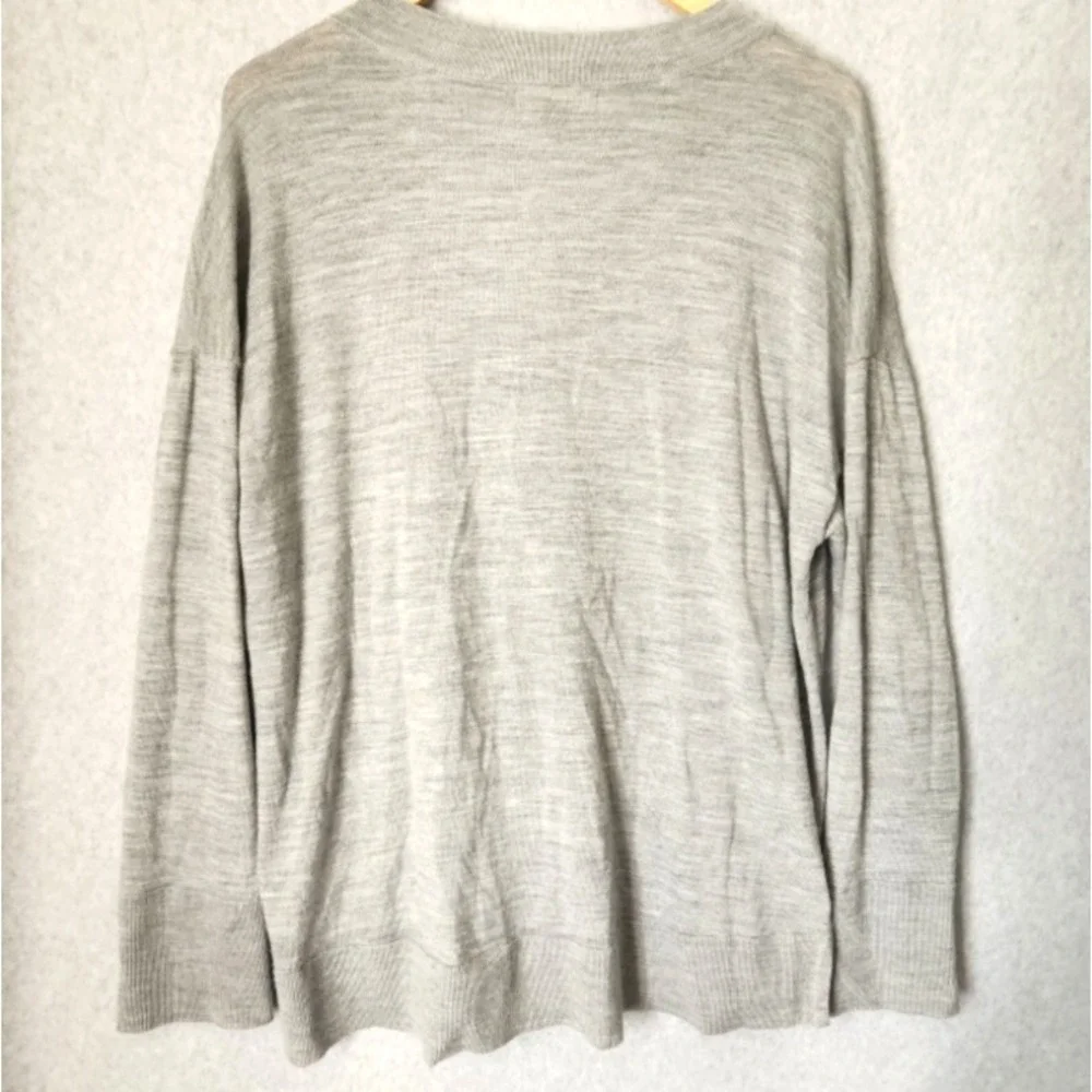 Banana Republic Men's 100%‎ Merino Wool V-Neck Sweater Size XL Gray Long Sleeve